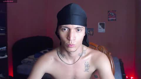 Snapshot of hunter_jagg chatting on April 16, 6:19 pm hunter_jagg online show from April 16, 6:19 pm