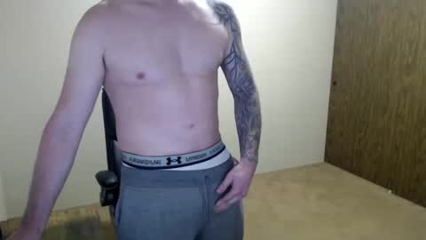 Snapshot of hunter_jayden7 chatting on May 17, 2:20 am TypsyT7 online show from May 17, 2:20 am