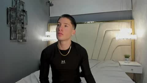 hunterheat_ online show from September 18, 12:07 pm