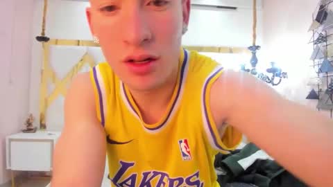 hunterheat_ online show from November 3, 12:28 pm