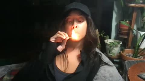 Snapshot of hunyybunz chatting on December 15, 12:15 am Goddess Hunyy online show from December 15, 12:15 am