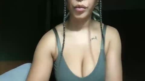 Snapshot of hunyybunz chatting on February 2, 2:10 am Goddess Hunyy online show from February 2, 2:10 am