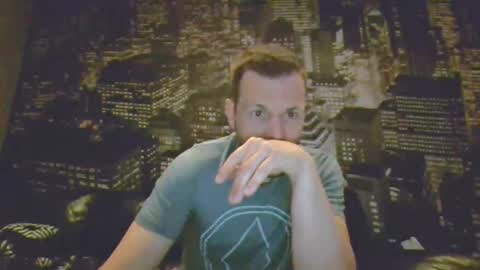 Snapshot of hurley7890 chatting on May 25, 1:44 am hurley7890 online show from May 25, 1:44 am
