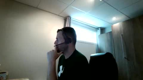 Snapshot of hurley7890 chatting on May 27, 3:42 pm hurley7890 online show from May 27, 3:42 pm