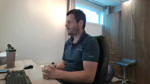 Snapshot of hurley7890 chatting on July 7, 12:31 pm hurley7890 online show from July 7, 12:31 pm