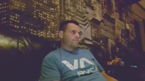 Snapshot of hurley7890 chatting on July 15, 1:33 am hurley7890 online show from July 15, 1:33 am