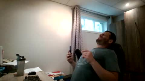 Snapshot of hurley7890 chatting on July 22, 1:58 pm hurley7890 online show from July 22, 1:58 pm