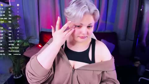 Hwasa online show from May 4, 5:36 am
