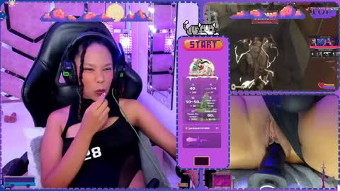 Snapshot of hyliebloom chatting on December 28, 2:10 pm Ashley online show from December 28, 2:10 pm