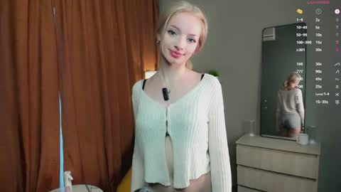 Snapshot of hypno_eyes_babe chatting on May 17, 4:14 pm Kate online show from May 17, 4:14 pm