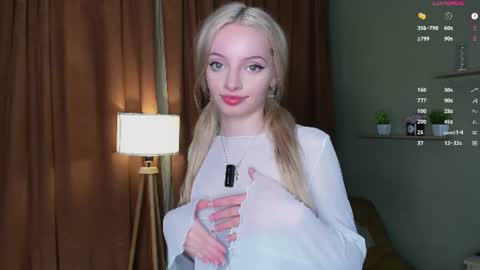 Snapshot of hypno_eyes_babe chatting on June 21, 4:31 pm Kate online show from June 21, 4:31 pm