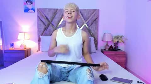 Snapshot of hyunjin_sun chatting on February 10, 12:48 am Son Hyunjin online show from February 10, 12:48 am