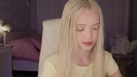Snapshot of i__am_joss chatting on June 28, 9:43 pm Joselle online show from June 28, 9:43 pm