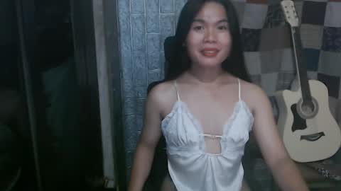 Snapshot of i_am_asian90 chatting on December 10, 11:11 am Kim online show from December 10, 11:11 am