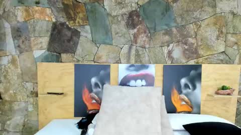 Snapshot of i_am_dolls chatting on February 10, 5:47 am The Dolls online show from February 10, 5:47 am