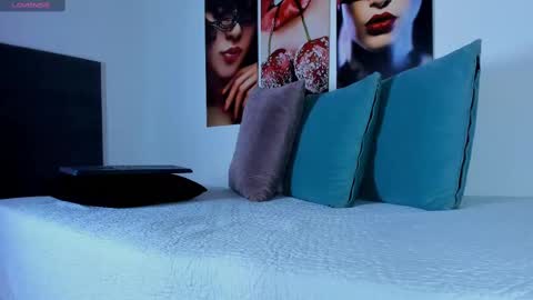 Snapshot of i_am_dolls chatting on October 14, 7:03 pm The Dolls online show from October 14, 7:03 pm