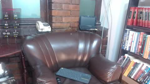 Snapshot of i_am_karoll chatting on May 19, 3:24 am karoll online show from May 19, 3:24 am