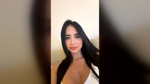 Snapshot of i_bella_sofia chatting on July 5, 5:03 am Bella Sofia online show from July 5, 5:03 am