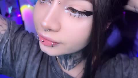 Snapshot of i_died_again chatting on December 19, 9:05 am Asya online show from December 19, 9:05 am