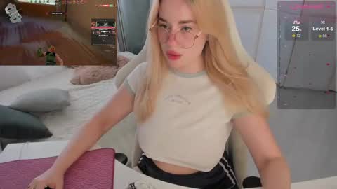 Snapshot of i_want_you_eva chatting on April 14, 8:20 am HiI am EvaPVT is open online show from April 14, 8:20 am