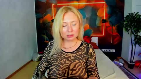 Samanta online show from May 3, 8:09 am
