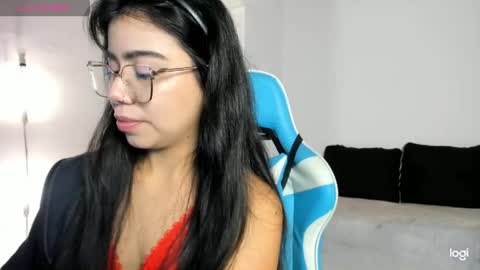 Snapshot of iam_eli09 chatting on April 9, 10:37 pm Elizabeth online show from April 9, 10:37 pm