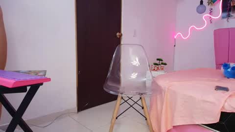 Snapshot of iam_monika chatting on September 9, 5:01 pm iam_monika online show from September 9, 5:01 pm