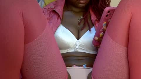 Snapshot of iam_nisa chatting on July 14, 7:57 am iam_nisa online show from July 14, 7:57 am