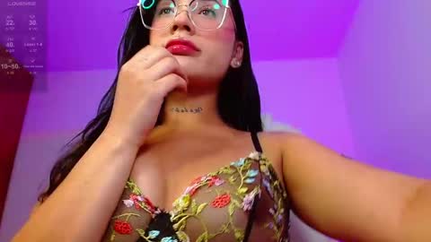 Snapshot of iam_salomex chatting on February 8, 9:24 am Salo online show from February 8, 9:24 am