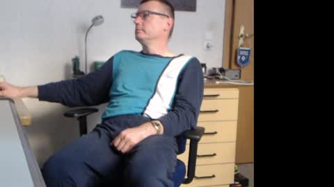 iamachim online show from May 2, 5:01 am