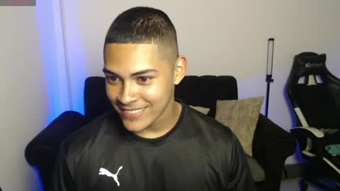 Snapshot of iamdylan777 chatting on June 17, 5:32 am Dylan independent model online show from June 17, 5:32 am
