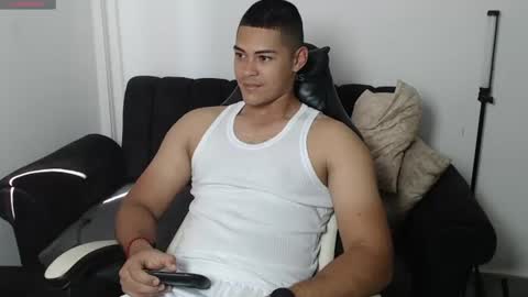 Snapshot of iamdylan777 chatting on June 18, 6:34 pm Dylan independent model online show from June 18, 6:34 pm