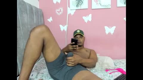Snapshot of iamjes_1 chatting on December 5, 3:15 am iamjes_1 online show from December 5, 3:15 am