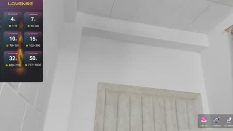 Snapshot of iamjulian_ chatting on December 15, 5:10 pm Juliiiiian online show from December 15, 5:10 pm