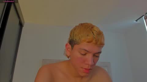 Juliiiiian online show from November 20, 3:56 pm