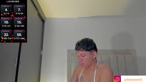 Snapshot of iamjulian_ chatting on May 13, 11:29 am Juliiiiian online show from May 13, 11:29 am