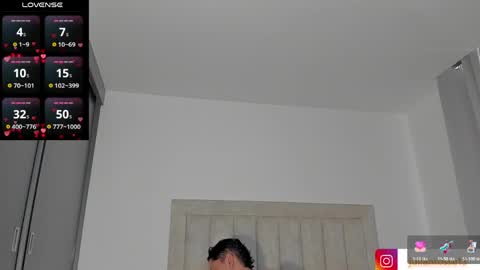Snapshot of iamjulian_ chatting on May 22, 11:38 am Juliiiiian online show from May 22, 11:38 am