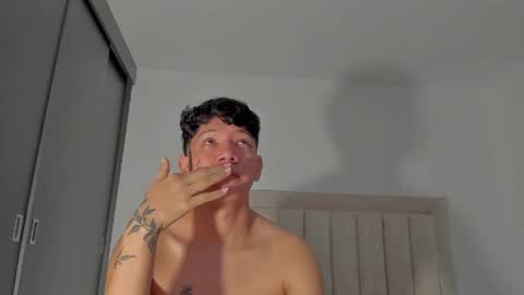 Juliiiiian online show from June 21, 11:02 am
