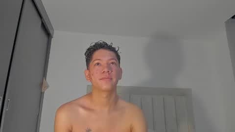 Juliiiiian online show from June 28, 11:05 am