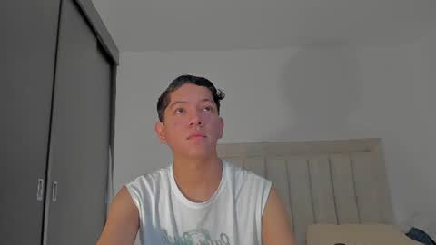Juliiiiian online show from August 3, 11:15 am