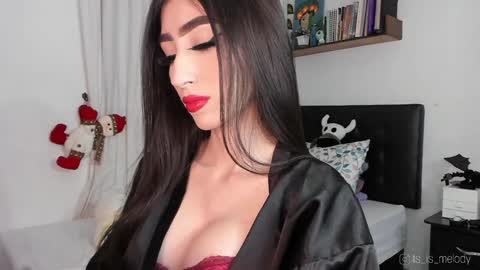 Mel  online show from December 12, 6:25 am