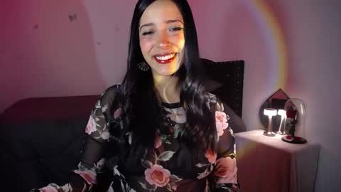 Snapshot of iamroxanne chatting on December 18, 1:15 am Camila online show from December 18, 1:15 am