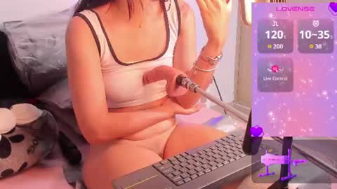Snapshot of iamstephanie13 chatting on July 27, 4:52 am Steph - Online Again - 1 DECEMBER online show from July 27, 4:52 am