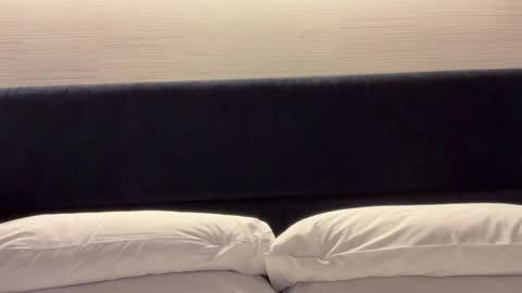 Iamthecowgodmoo online show from December 6, 11:54 am