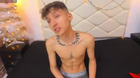 Snapshot of iamthiagox chatting on January 11, 7:17 am Thiago online show from January 11, 7:17 am