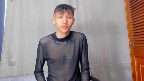 Snapshot of iamthiagox chatting on January 14, 3:11 am Thiago online show from January 14, 3:11 am