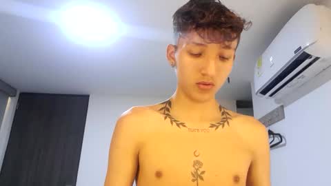 Snapshot of iamthiagox chatting on January 27, 3:04 am Thiago online show from January 27, 3:04 am