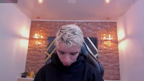 IAN CASTILLO online show from February 19, 11:17 am