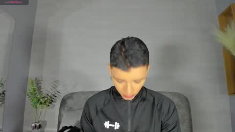 Snapshot of ian_castillo_ chatting on June 2, 11:12 am IAN CASTILLO online show from June 2, 11:12 am