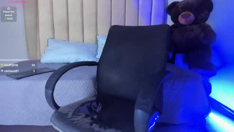 Snapshot of ian_diamond chatting on May 20, 9:21 pm Iam online show from May 20, 9:21 pm